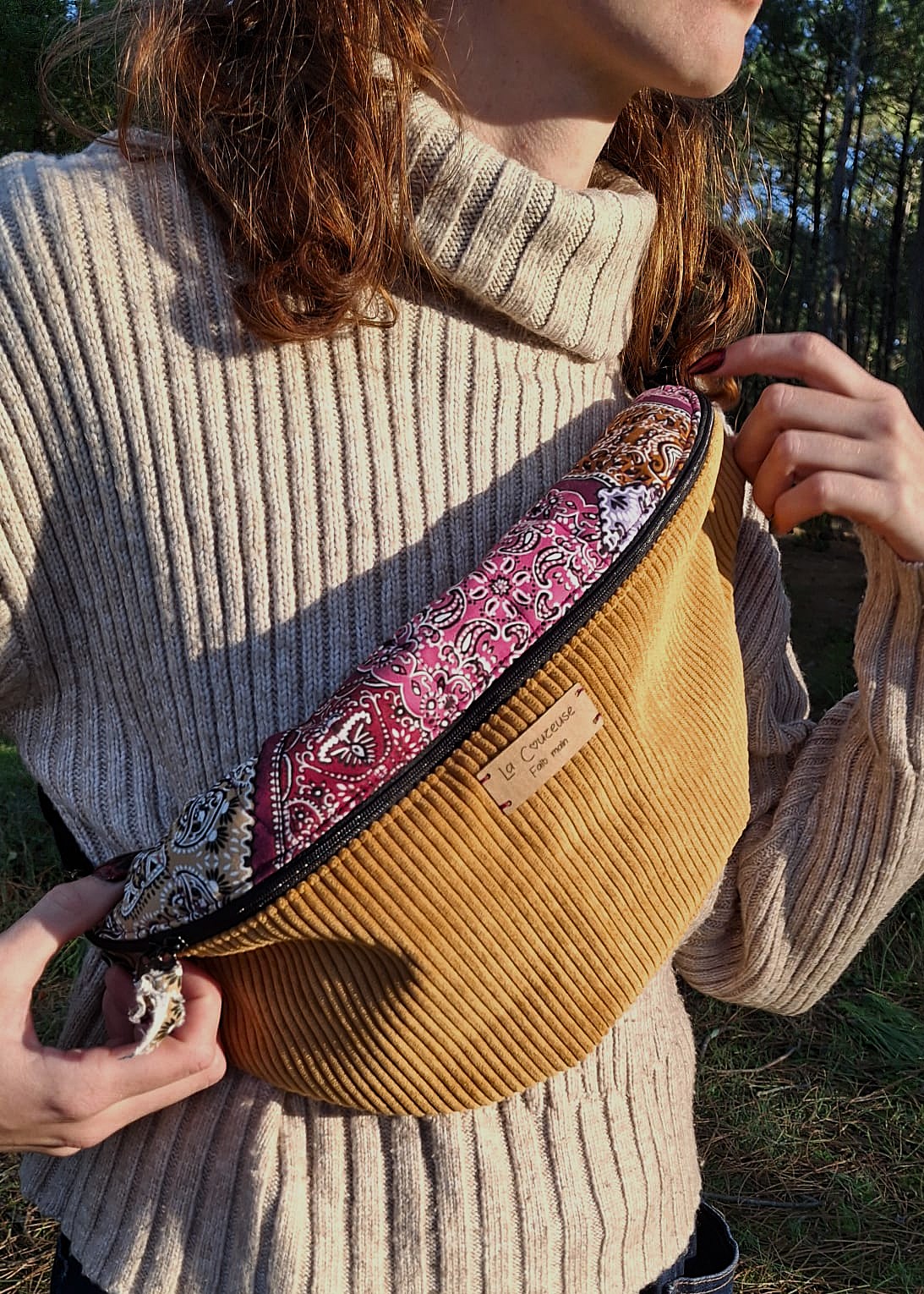 Maxi banane Paisley et velours ocre