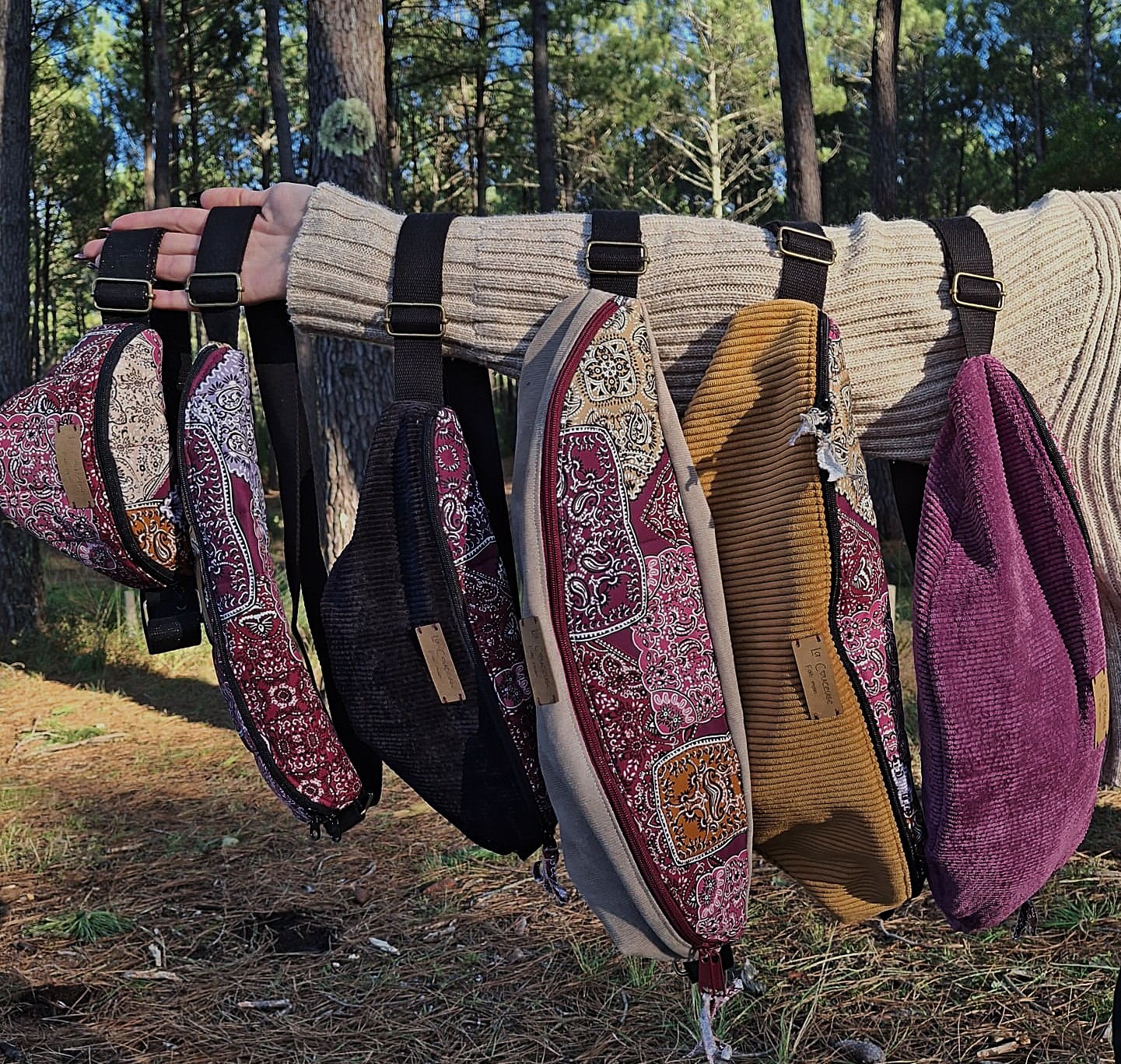 Maxi banane Paisley et velours ocre – Image 3